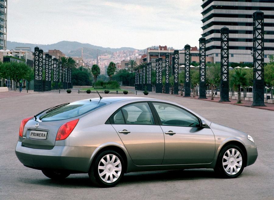  Nissan Primera Hatchback 2002 года  (фото 12 из 15)